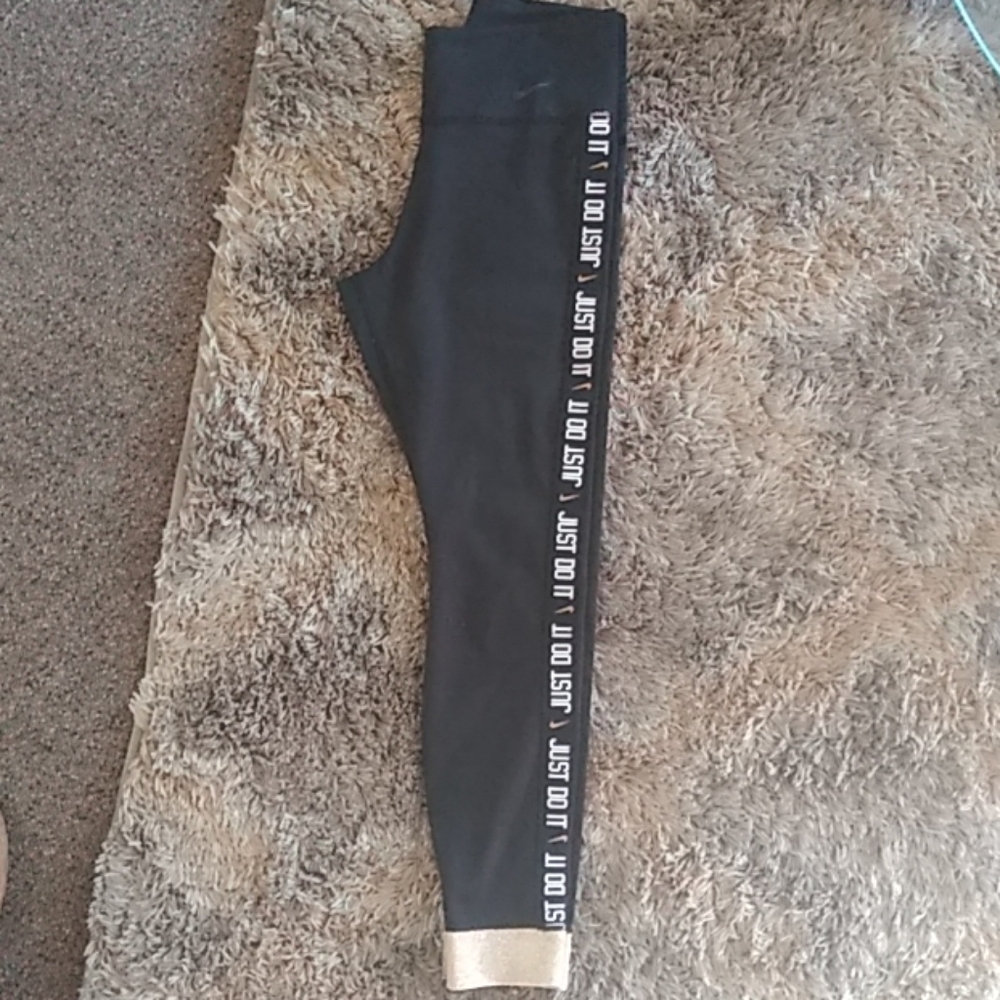 Nike dri-fit size small